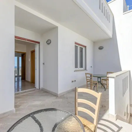 Arcobaleno Vicino Al Mare A Guest house Torre San Giovanni Ugento